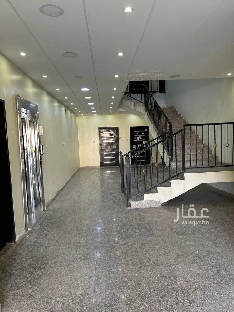 عمارة للبيع في شارع الجميل ابن حاتم, حي ظهرة لبن, مدينة الرياض, منطقة الرياض صورة 4