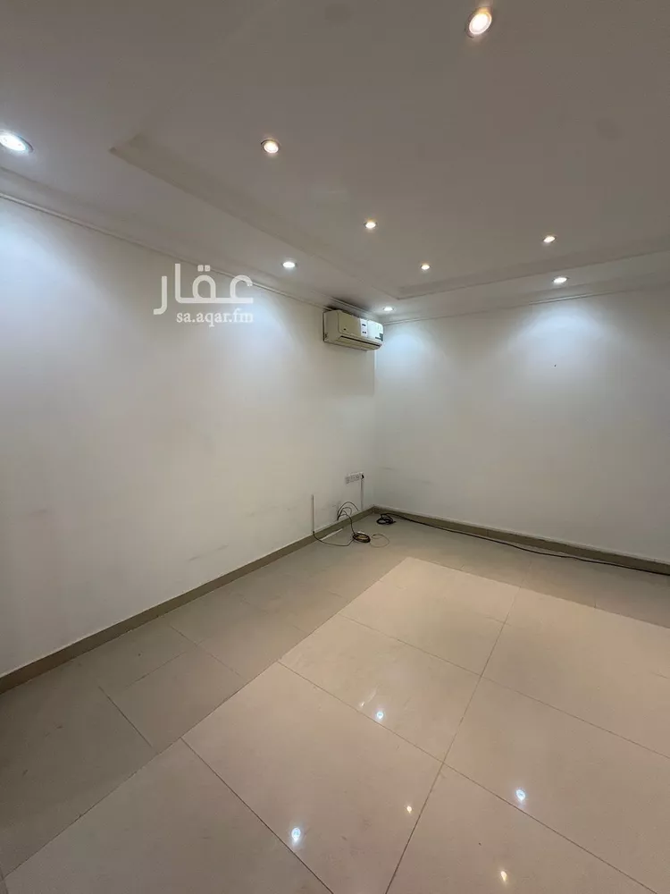 فيلا للإيجار في شارع الكوادر, حي الربيع, مدينة الرياض, منطقة الرياض صورة 3