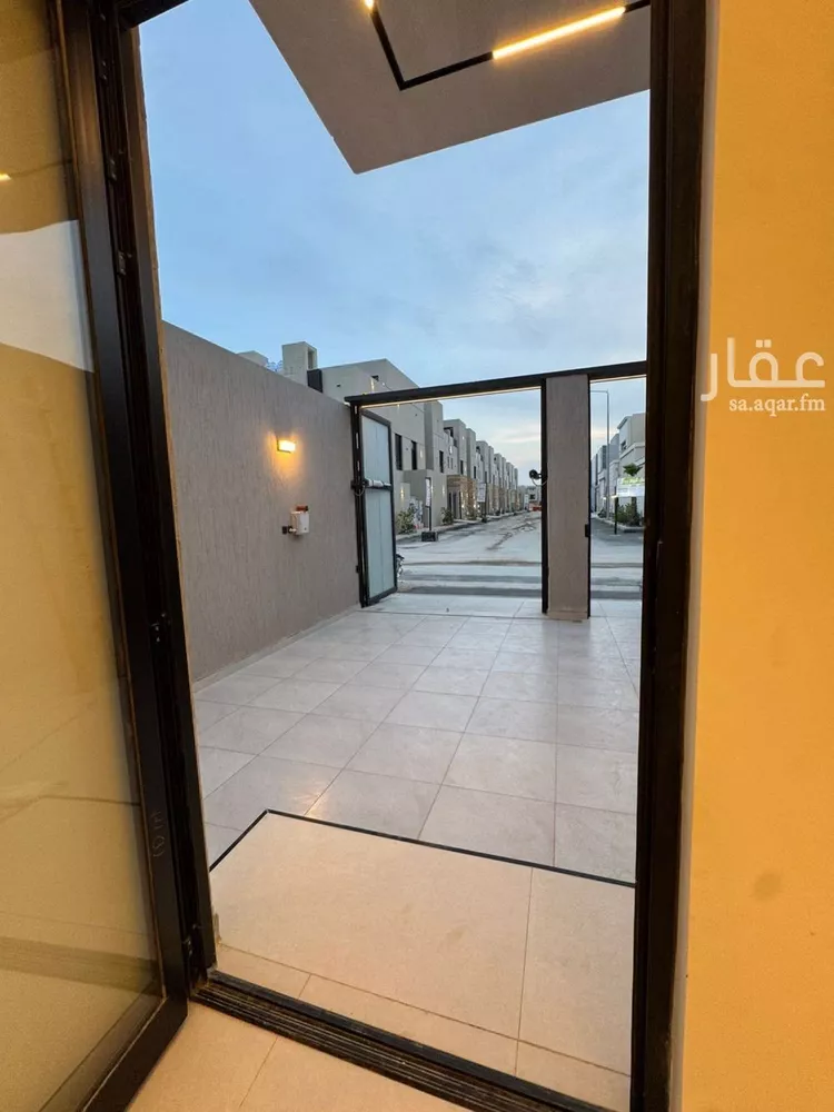 دور للبيع في شارع عبدالقدوس الأنصاري, حي الرمال, مدينة الرياض, منطقة الرياض صورة 2