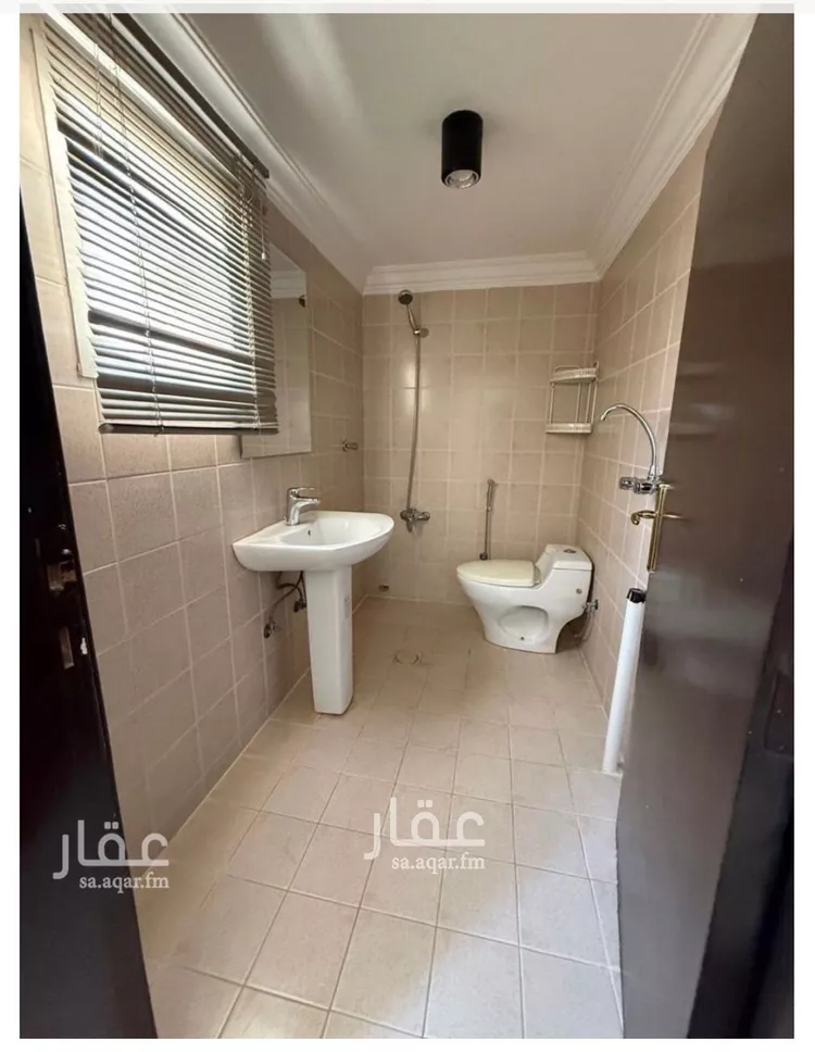 فيلا للإيجار في شارع أوثال, حي الربوة, مدينة الرياض, منطقة الرياض 18