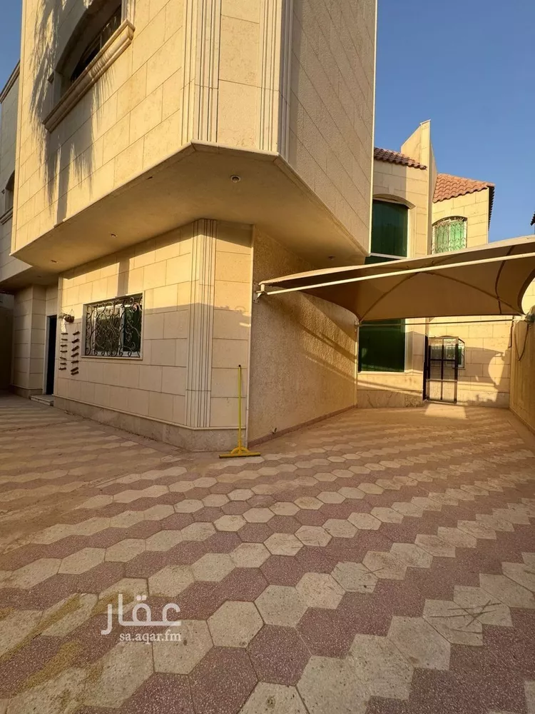 فيلا للإيجار في شارع العرجون, حي الربيع, مدينة الرياض, منطقة الرياض صورة 3