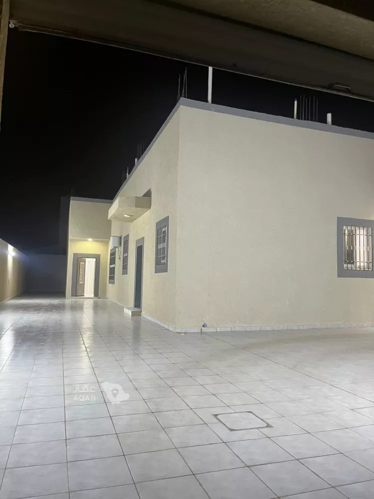 Floor for Rent in Al Bukayriyah Al Qadisiyah