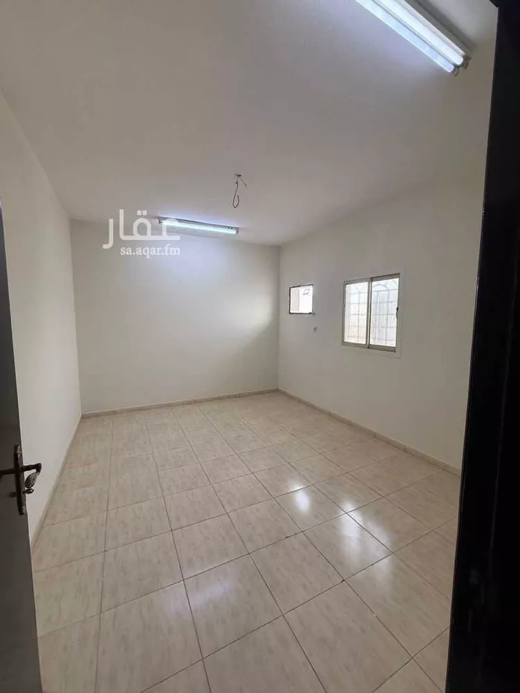 Building for Rent in Riyadh Al Misfat صورة 2