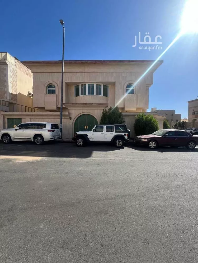 فيلا للبيع في شارع هبه الله بن عبدالوارث, حي وادي مهزور, مدينة المدينة المنورة, منطقة المدينة المنورة صورة 2