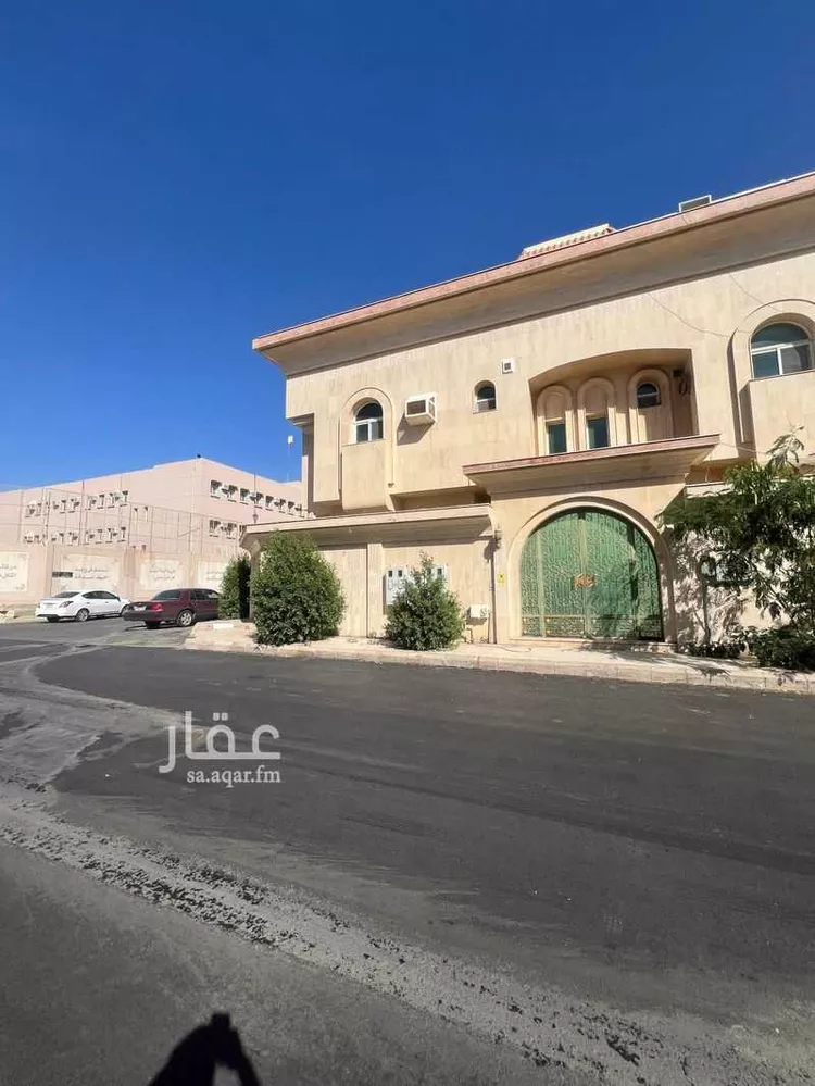 فيلا للبيع في شارع هبه الله بن عبدالوارث, حي وادي مهزور, مدينة المدينة المنورة, منطقة المدينة المنورة 8
