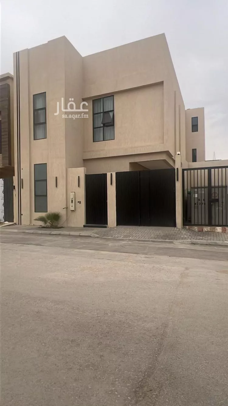فيلا للبيع في شارع أحمد بن الحسن الأنصاري, حي المهدية, مدينة الرياض, منطقة الرياض