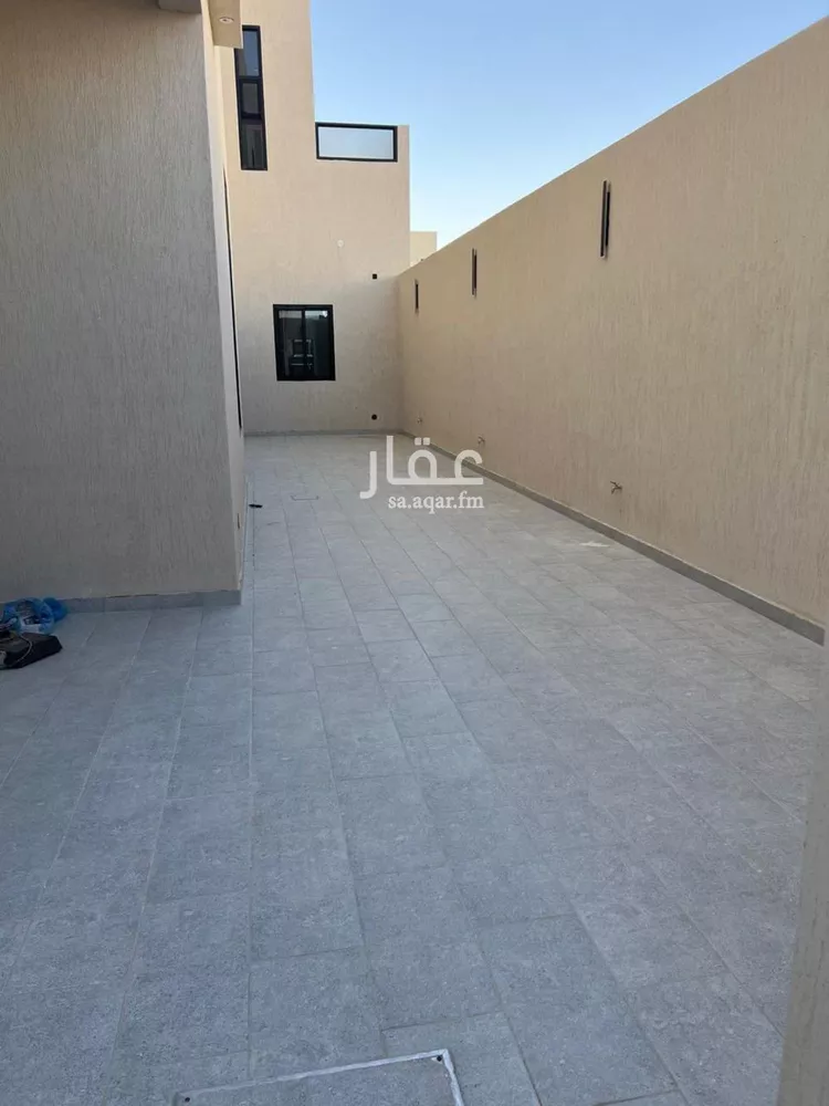 فيلا للبيع في شارع أحمد بن الحسن الأنصاري, حي المهدية, مدينة الرياض, منطقة الرياض صورة 3