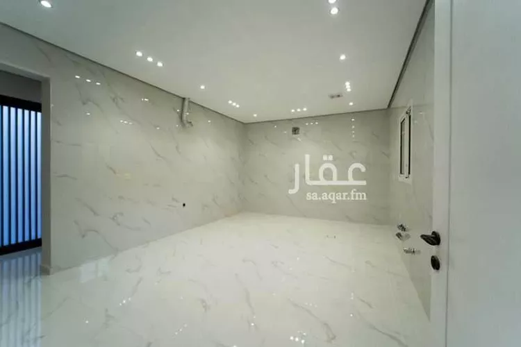 فيلا للبيع في شارع القاسم بن سلام, حي العروبة, مدينة الدمام, المنطقة الشرقية 8