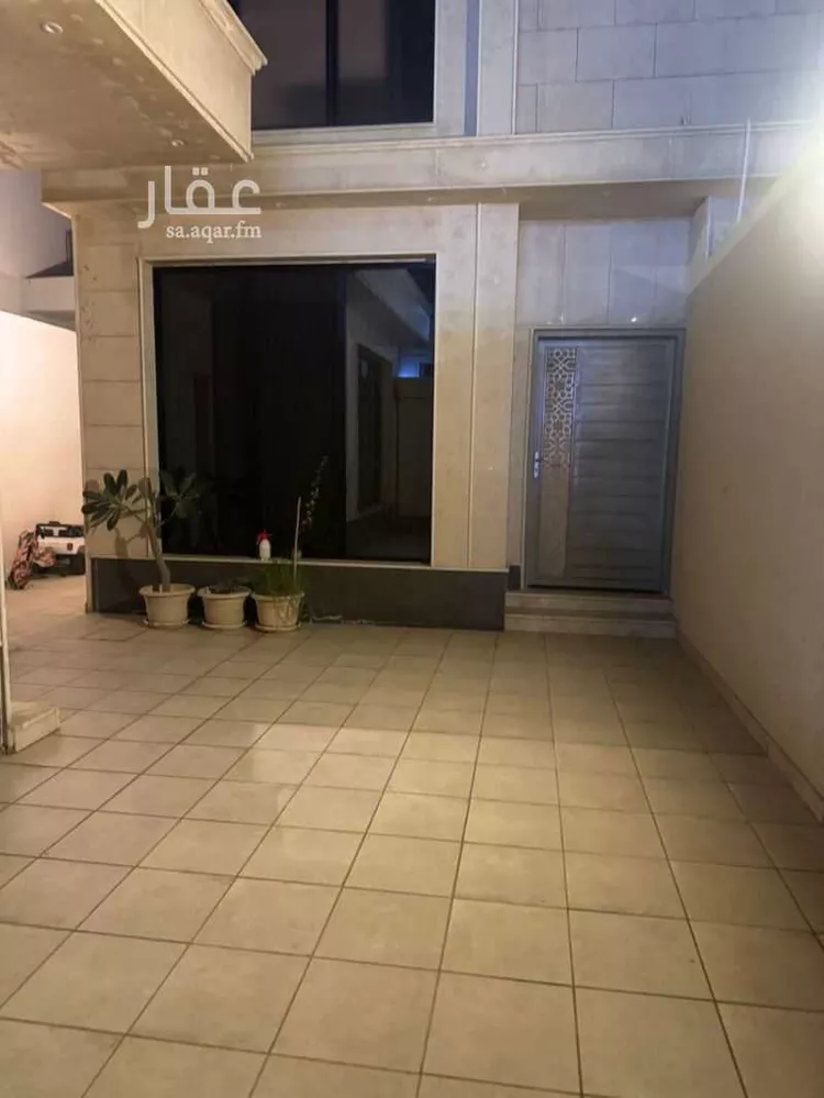 دور للبيع في شارع على عبدالله الحصين, حي الفلاح, مدينة بريدة, منطقة القصيم
