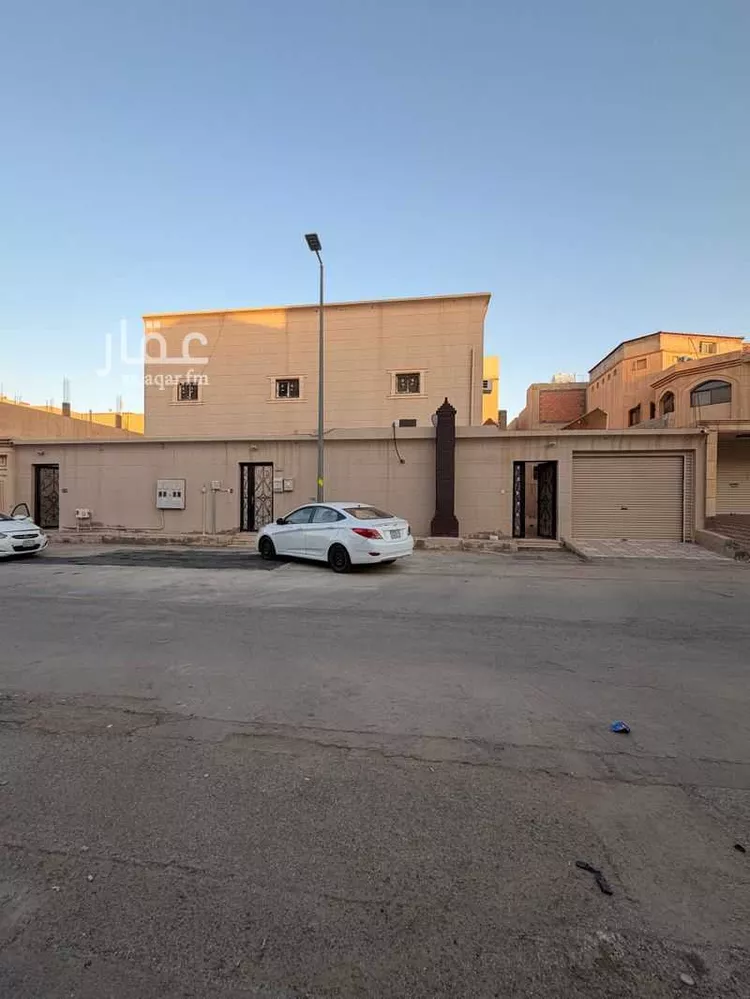 عمارة للبيع في شارع عباس قطان, حي الأخضر, مدينة بريدة, منطقة القصيم