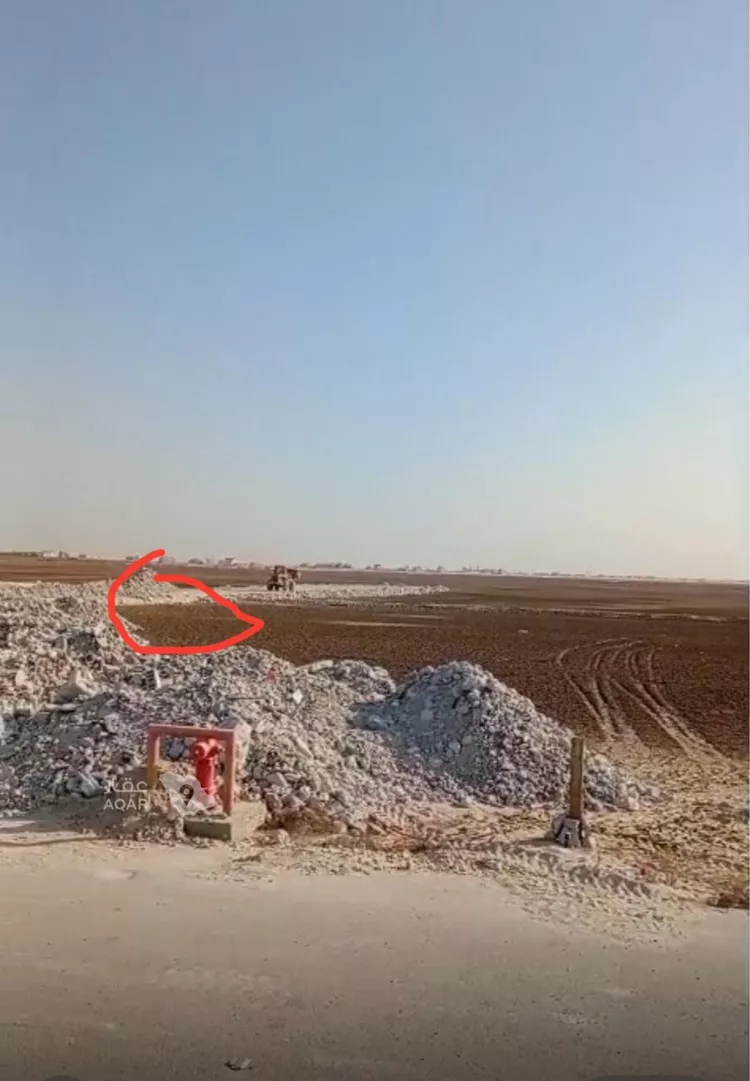 أرض للبيع في شارع علي بن الغدير, حي الرويحة, مدينة القطيف, المنطقة الشرقية صورة 2