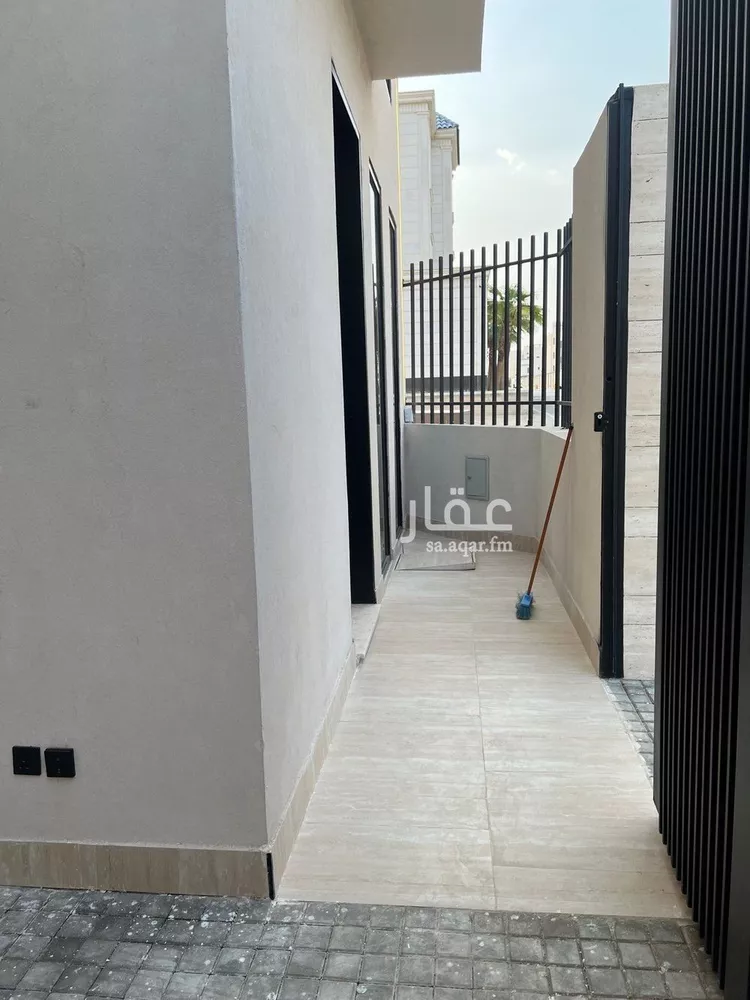 فيلا للبيع في شارع عبداللطيف بن المبارك, حي المهدية, مدينة الرياض, منطقة الرياض صورة 4
