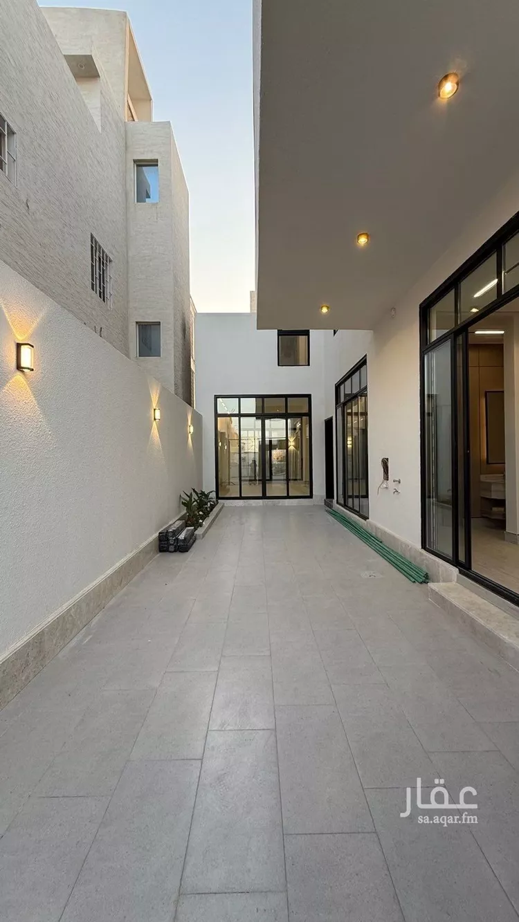 فيلا للبيع في شارع عبداللطيف بن المبارك, حي المهدية, مدينة الرياض, منطقة الرياض صورة 4