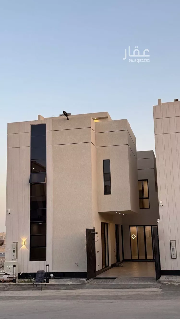 فيلا للبيع في شارع عبداللطيف بن المبارك, حي المهدية, مدينة الرياض, منطقة الرياض صورة 2