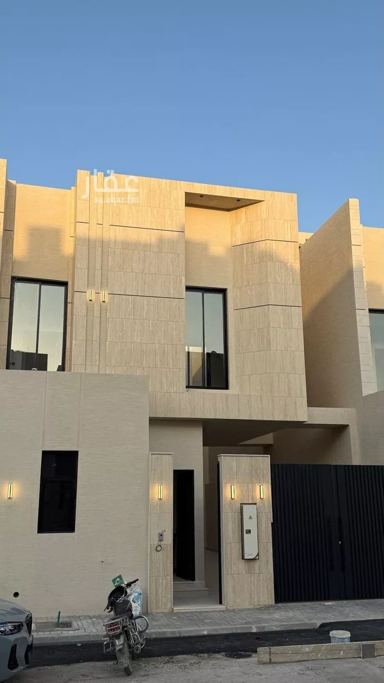 فيلا للبيع في شارع عبداللطيف بن المبارك, حي المهدية, مدينة الرياض, منطقة الرياض صورة 3
