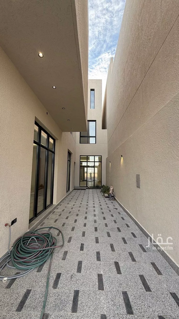 فيلا للبيع في شارع عبداللطيف بن المبارك, حي المهدية, مدينة الرياض, منطقة الرياض صورة 5