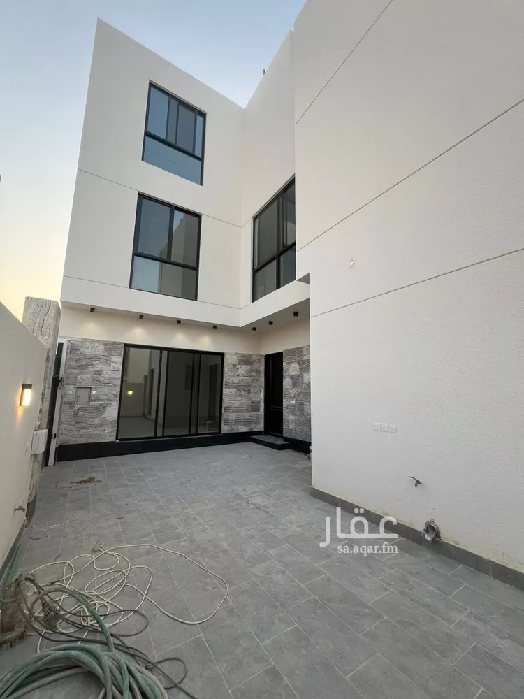 فيلا للبيع في شارع فؤاد محمد عمر توفيق, حي المهدية, مدينة الرياض, منطقة الرياض صورة 3