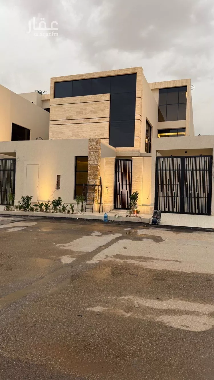 فيلا للبيع في شارع الكمال بن طلحة, حي المهدية, مدينة الرياض, منطقة الرياض صورة 2