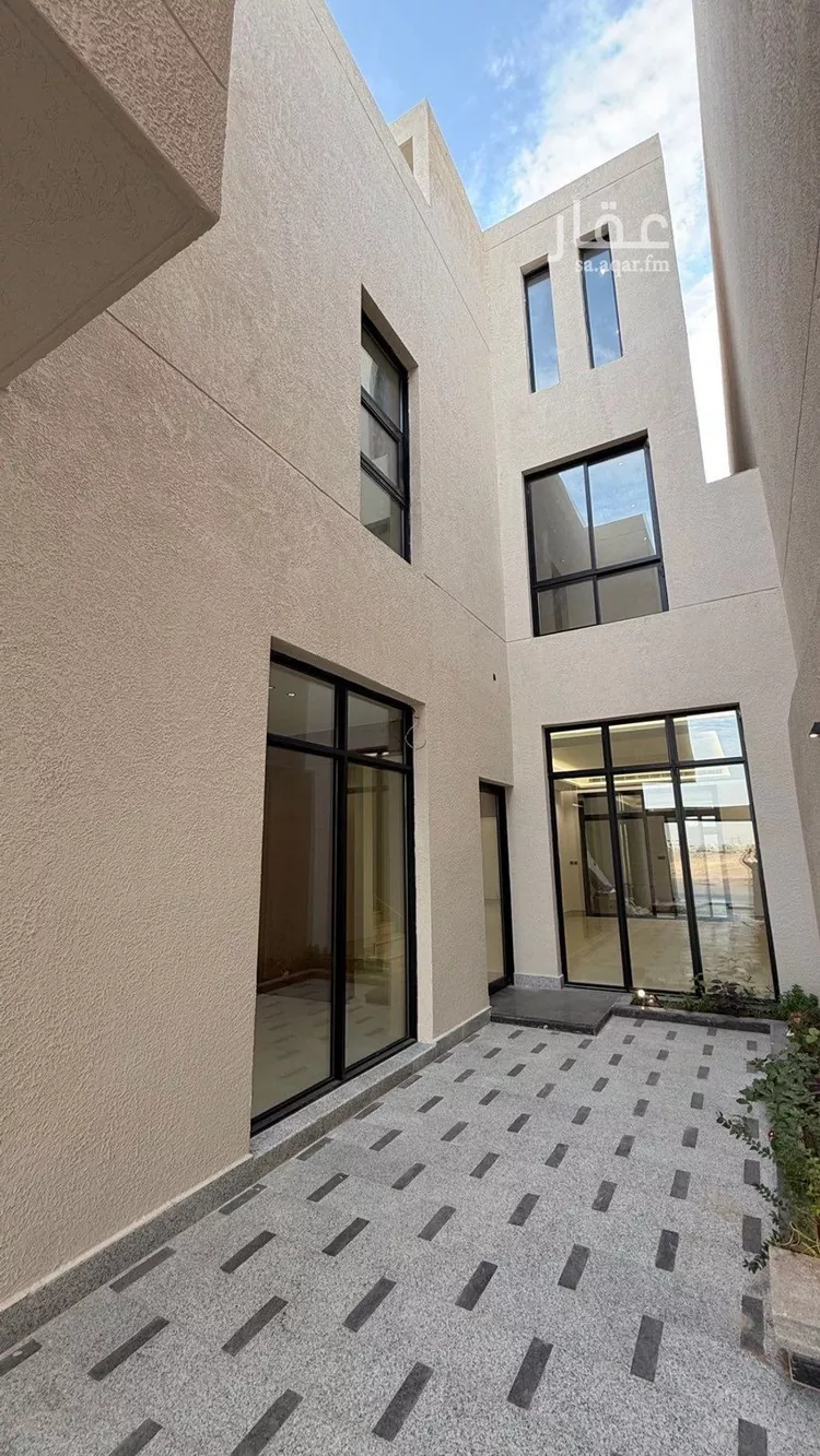 فيلا للبيع في شارع عبداللطيف بن المبارك, حي المهدية, مدينة الرياض, منطقة الرياض صورة 4