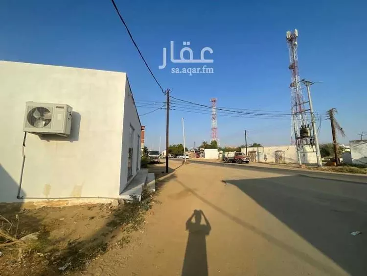 محل للإيجار في شارع ثور ابن مالك الكندي ، احد بني زيد ، القنفذة