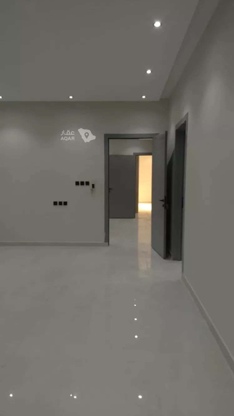 Floor for Sale in Riyadh Al Janadriyah 5