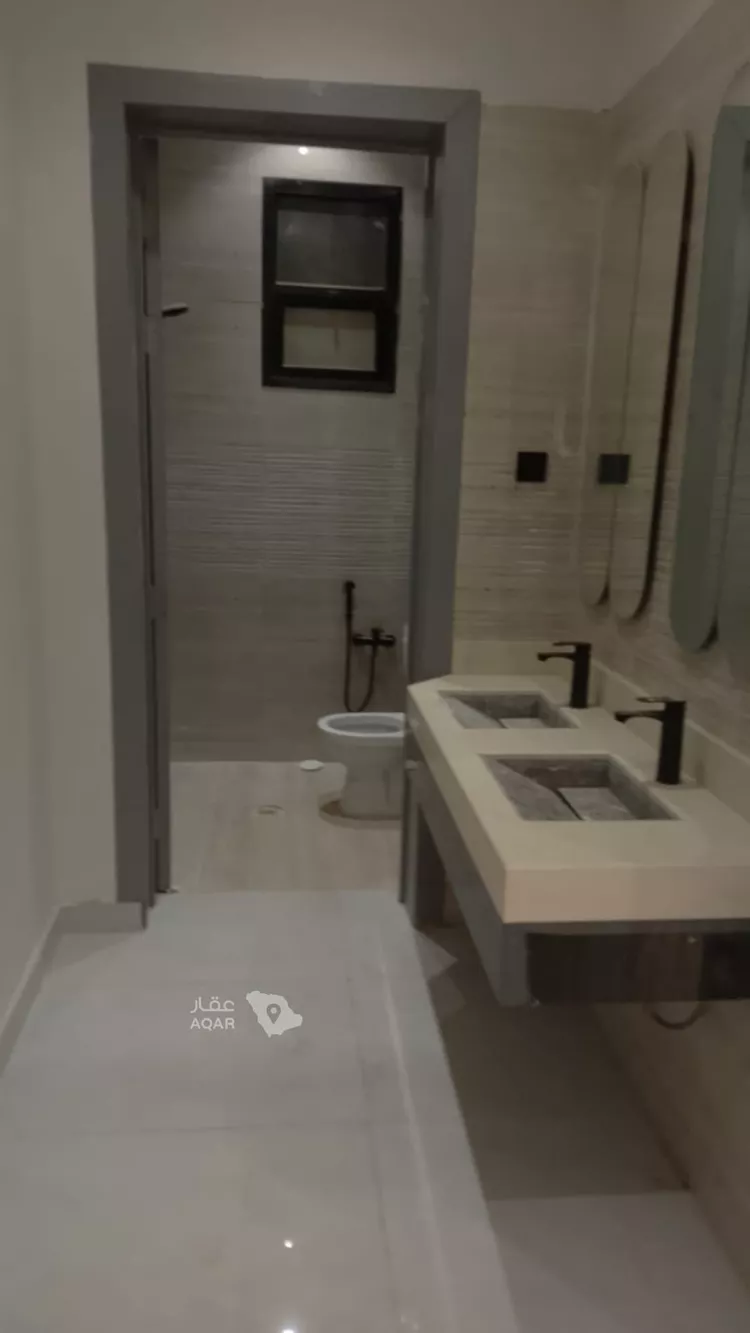 Floor for Sale in Riyadh Al Janadriyah 2