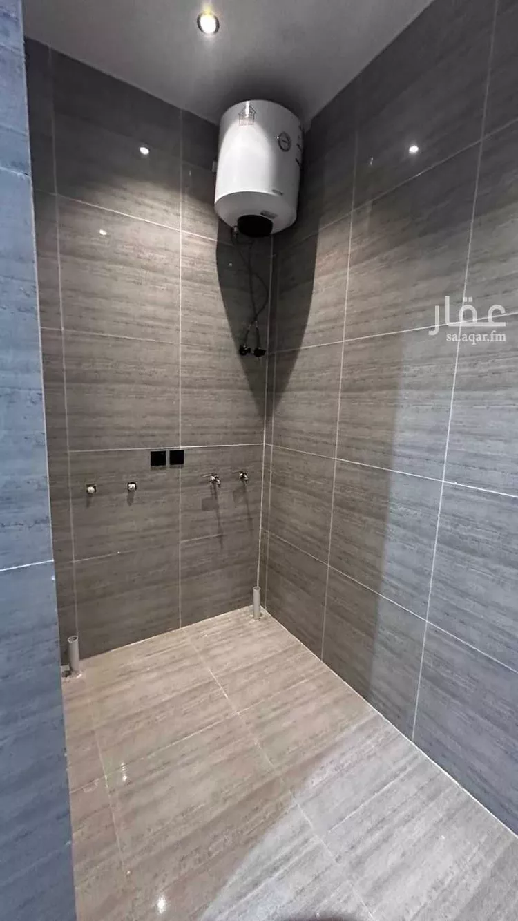 Floor for Sale in Riyadh Al Janadriyah صورة 2
