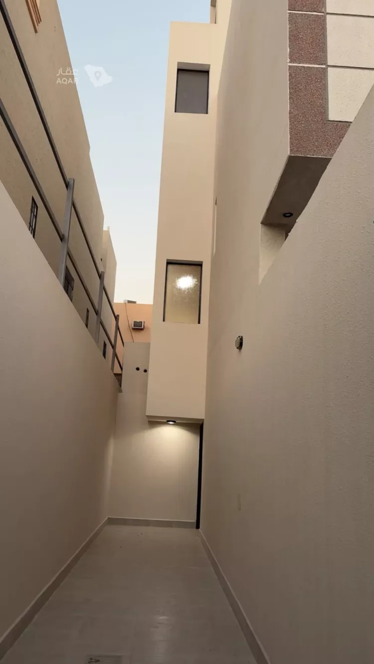 Floor for Sale in Riyadh Ad Dar Al Baida 6