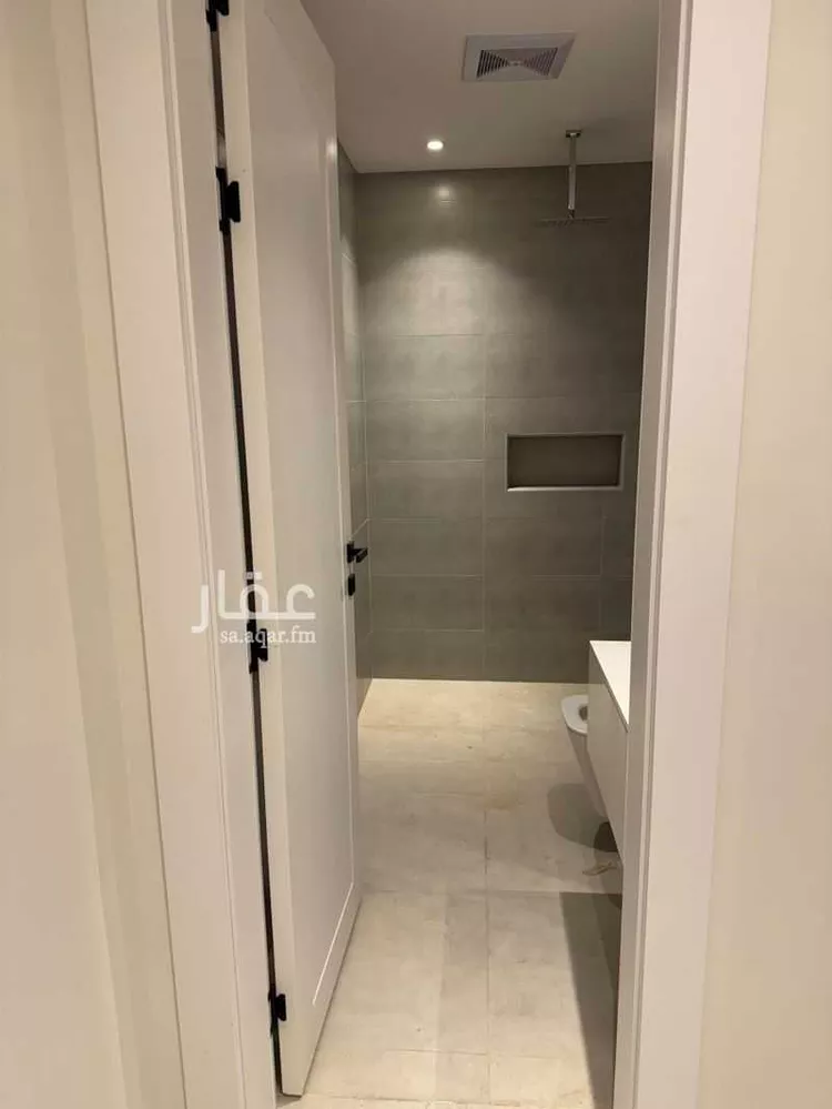 شقة للإيجار في شارع 9806929, حي البحر, مدينة الخبر, المنطقة الشرقية صورة 2