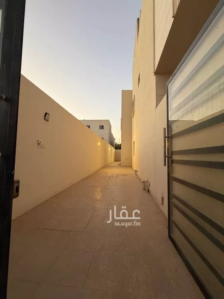 فيلا للبيع في شارع زياد بن جارية, حي طيبة, مدينة الدمام, المنطقة الشرقية صورة 3