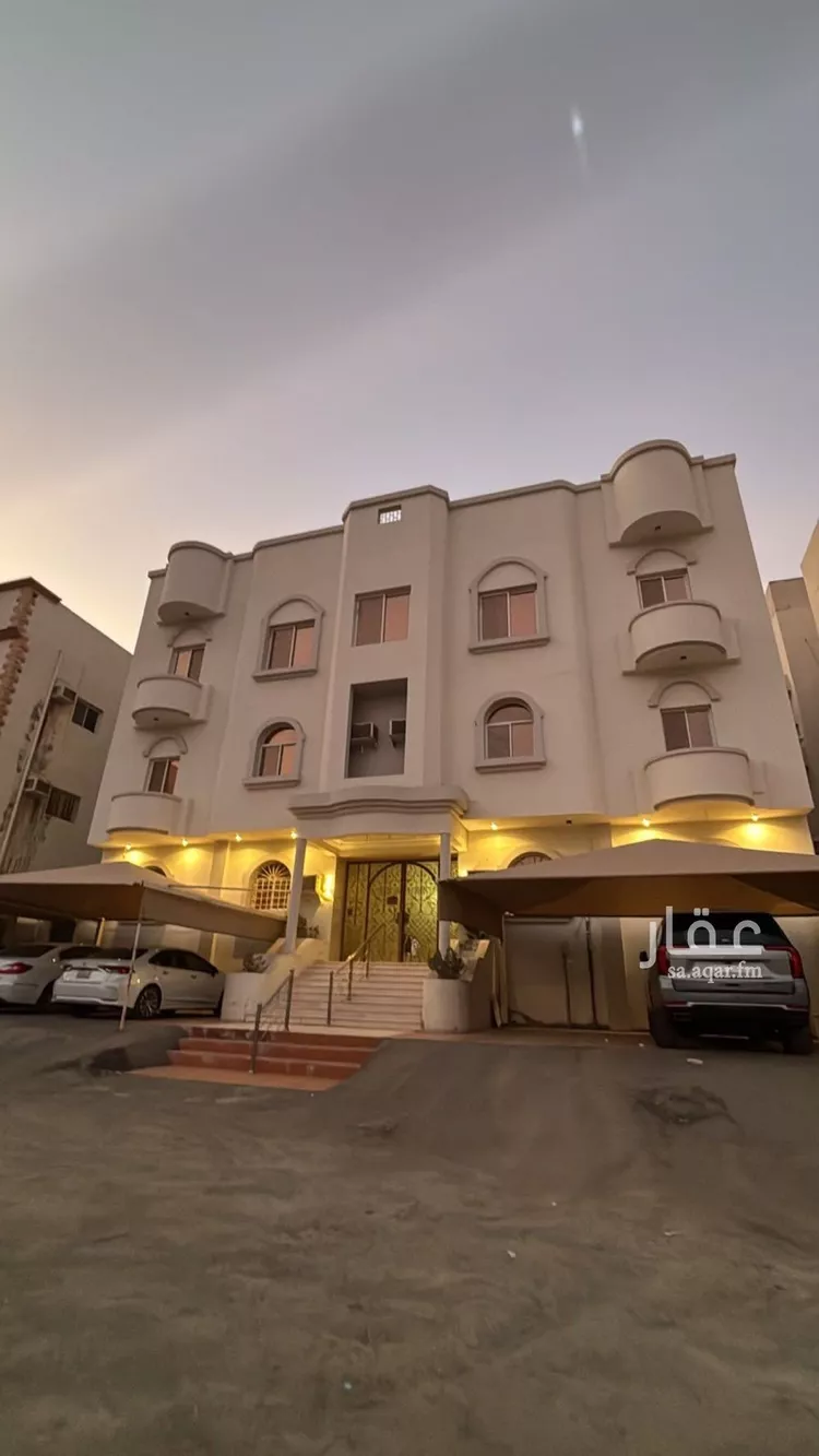 شقة للإيجار - في حي السامر - 5 غرف - 690 م²