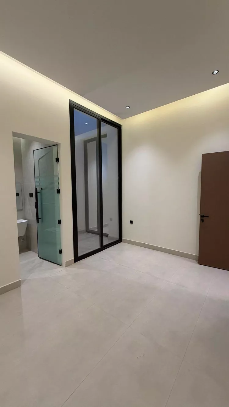 Floor for Sale in Riyadh Al Ezdihar 18