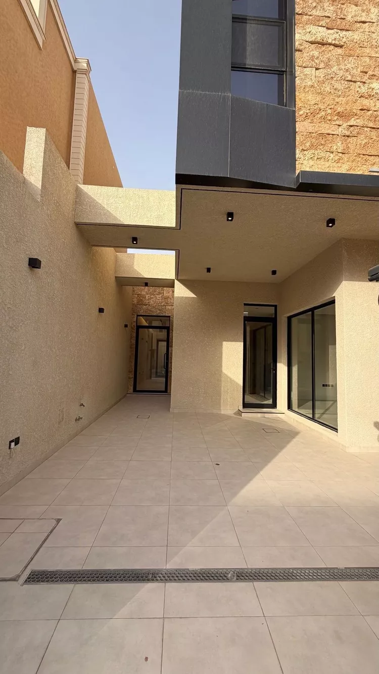 Villa for Sale in Riyadh Al Malqa 9