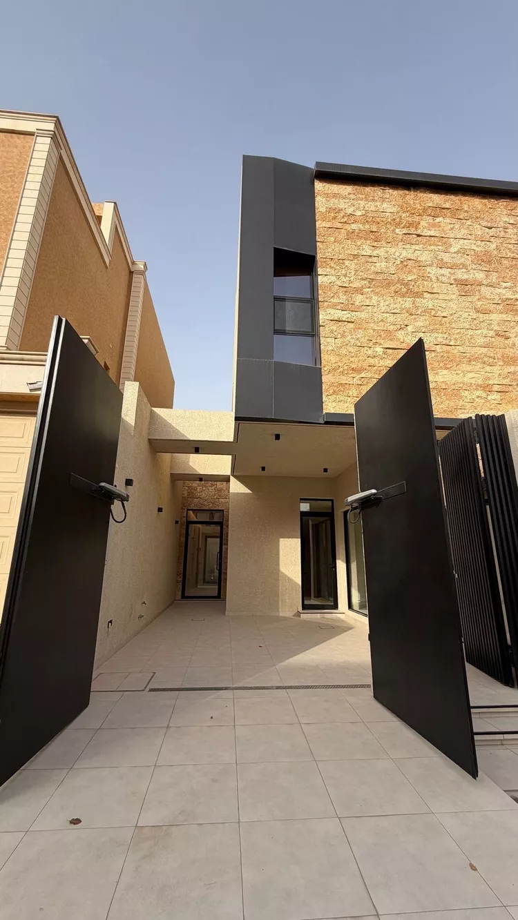 Villa for Sale in Riyadh Al Malqa 6