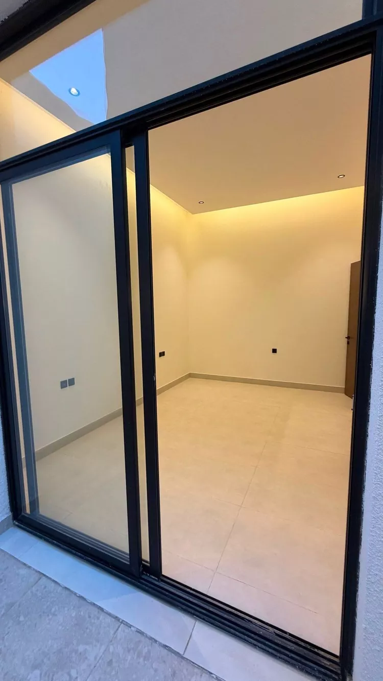 Floor for Sale in Riyadh Al Ezdihar 11