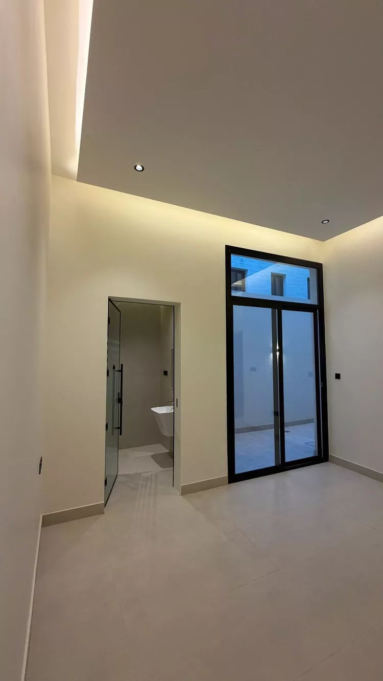 Floor for Sale in Riyadh Al Ezdihar 12