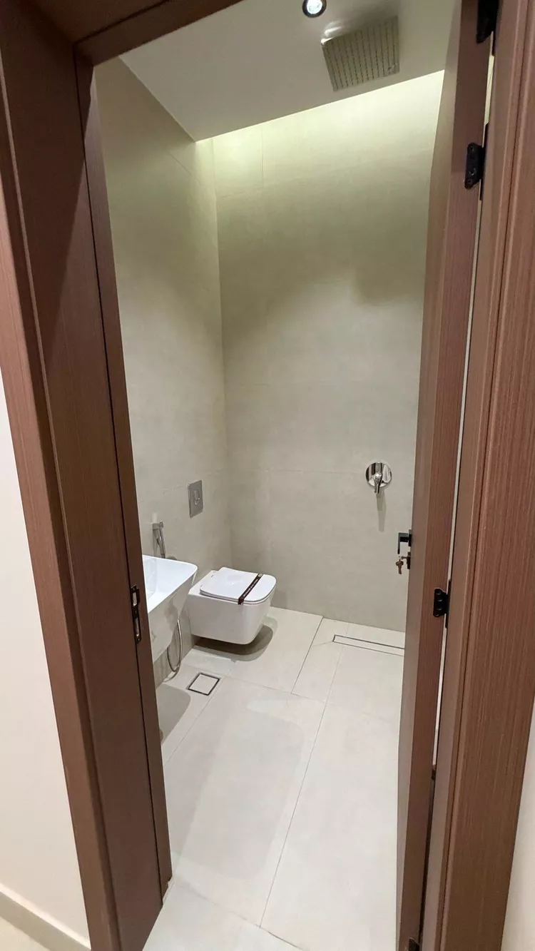Floor for Sale in Riyadh Al Ezdihar 17