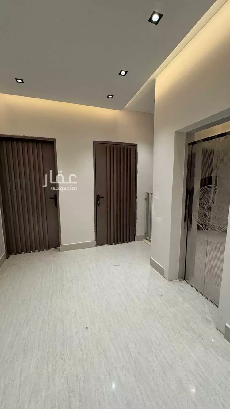 Floor for Sale in Riyadh Al Janadriyah