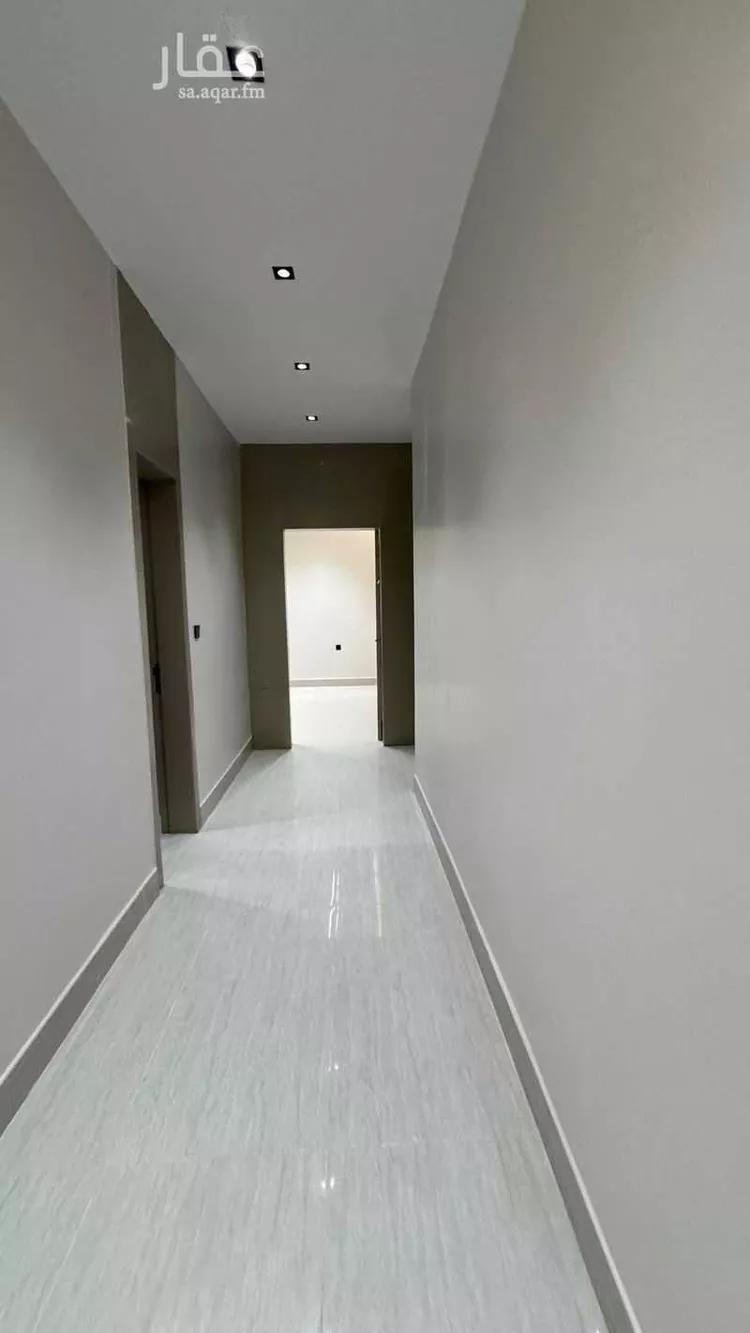 Floor for Sale in Riyadh Al Janadriyah 8