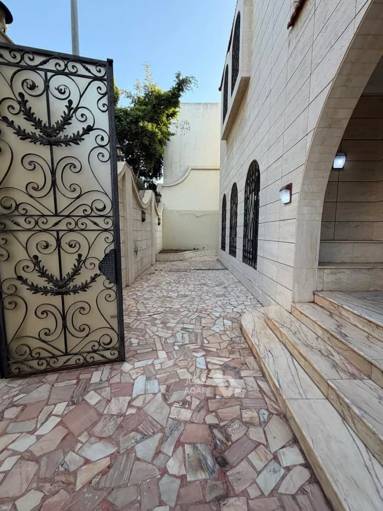 فيلا للبيع في شارع حفص بن سليمان, حي الشاطئ, مدينة جدة, منطقة مكة المكرمة 2