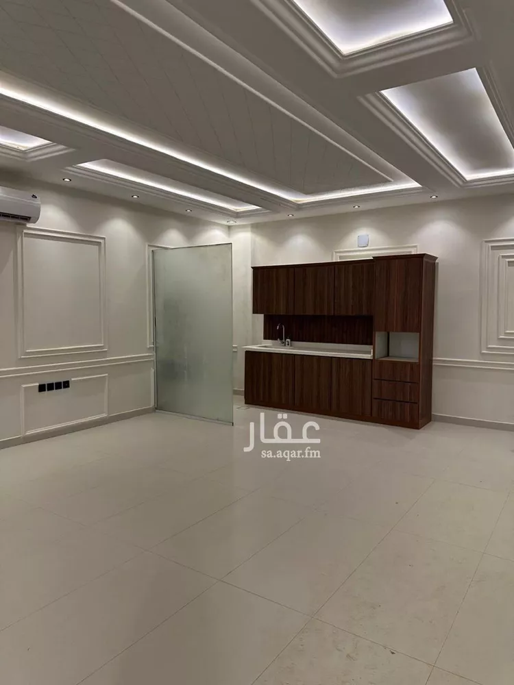 فيلا للإيجار في شارع دينار الحجام, حي الرمال, مدينة الرياض, منطقة الرياض