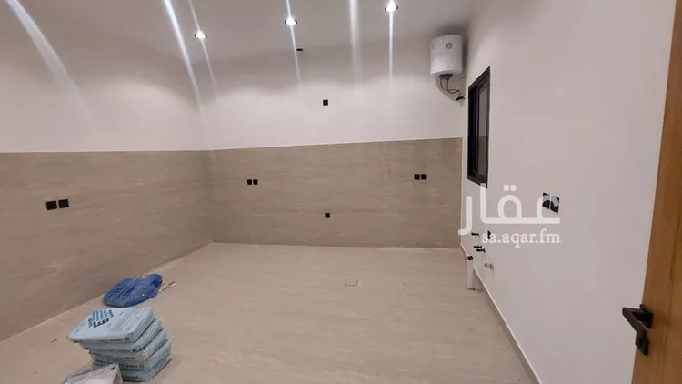 دور للبيع في شارع روضه الخشم, حي الحزم, مدينة الرياض, منطقة الرياض صورة 3