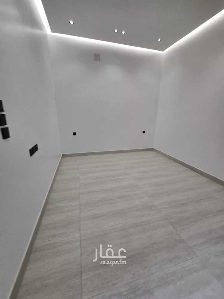 فيلا للبيع في شارع الحسن الطيبي, حي العريجاء الغربي, مدينة الرياض, منطقة الرياض 8