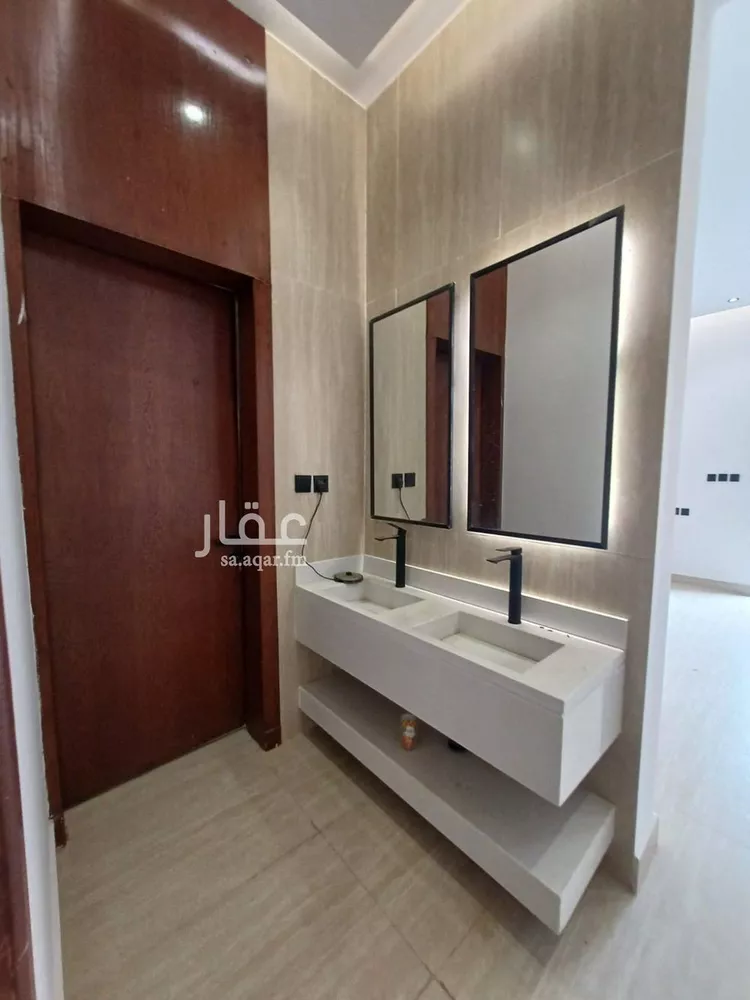 Floor for Sale in Riyadh Dhahrat Namar 9