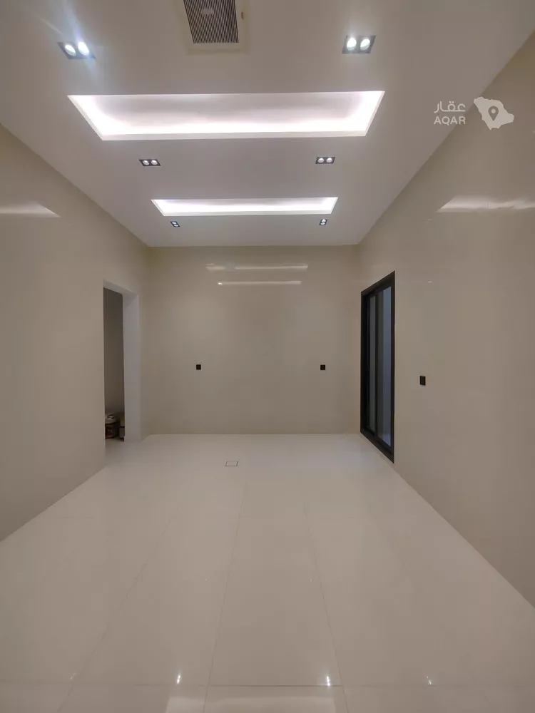 فيلا للبيع في شارع زينب بنت عبدالرحمن, حي العريجاء الأوسط, مدينة الرياض, منطقة الرياض 18