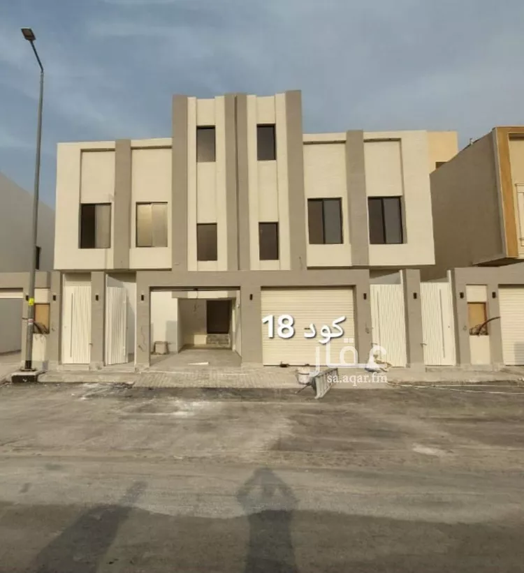 دور للبيع في شارع حامد عبدالحفيظ, حي عكاظ, مدينة الرياض, منطقة الرياض