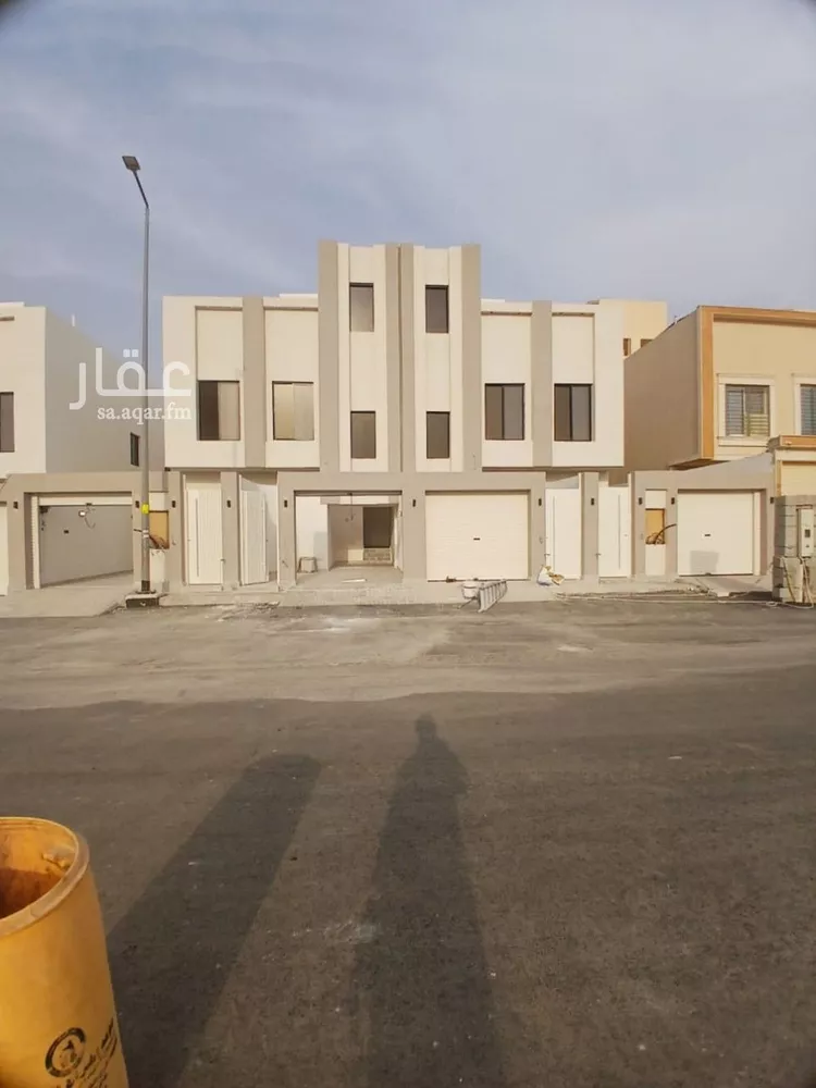 دور للبيع في شارع حامد عبدالحفيظ, حي عكاظ, مدينة الرياض, منطقة الرياض صورة 2