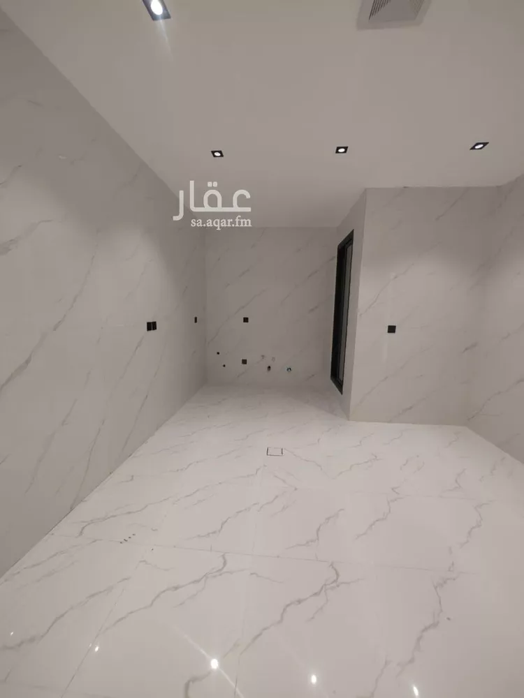 دور للبيع في شارع دمنهور, حي عكاظ, مدينة الرياض, منطقة الرياض صورة 3