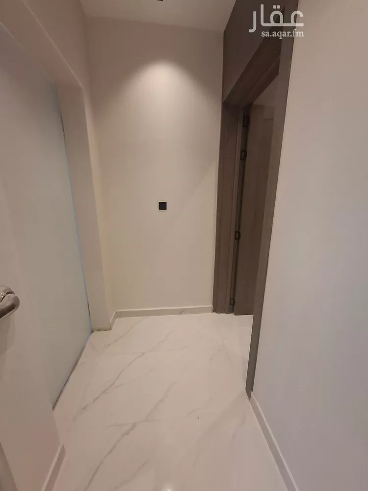 دور للبيع في شارع يعقوب بن أبي الفضل, حي عكاظ, مدينة الرياض, منطقة الرياض صورة 2