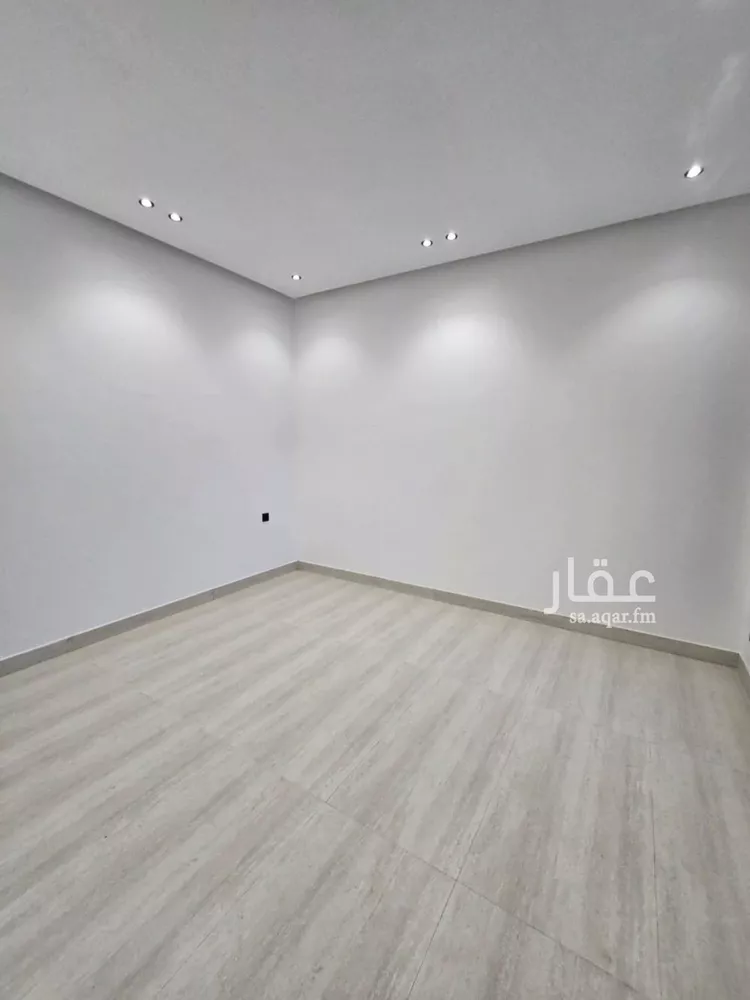 فيلا للبيع في شارع الحسن الطيبي, حي العريجاء الغربي, مدينة الرياض, منطقة الرياض صورة 5